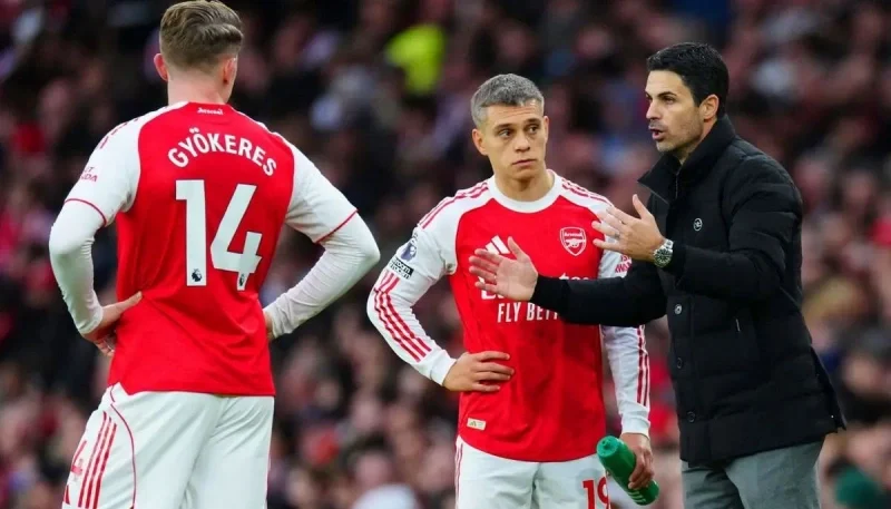 HLV Arteta và các học trò cần sự thay đổi